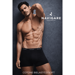 Boxer uomo intimo in cotone elasticizzato assortiti nei colori nero, blu e grigio, dalla taglia 4/M alla 7/XXL. 